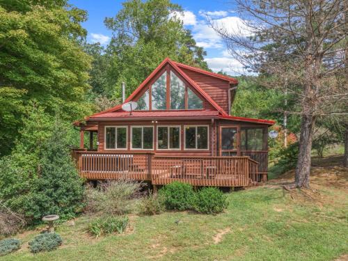 Vein Mountain House | Cozy Cabin Escape Near Asheville with Hot Tub & Fire Pit