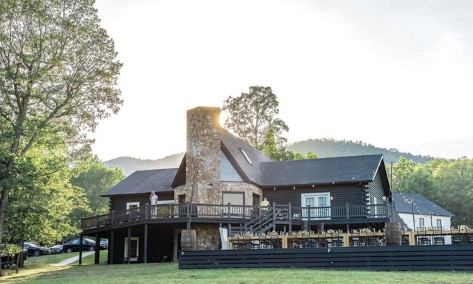 Fort Valley House | Luxury Cabin Getaway in the Blue Ridge Mountains
