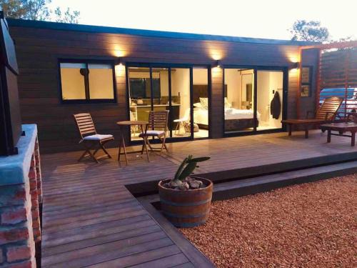 Boesmanspad Villa | Serene Cabin Retreat in Swellendam Valley with Ocean View