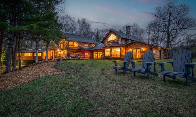 Trent Lakes Cabin | Secluded Cabin Retreat on 100+ Acre Beachfront Lake