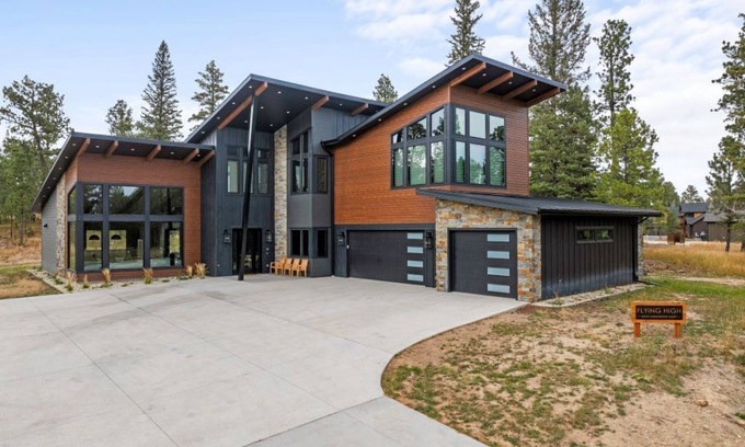 Lead House | Premium Cabin with Ocean View & Spa - 10/10 Guest Rated