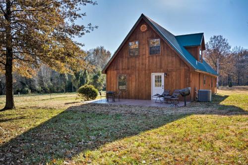 Nevada House | Charming Cabin Retreat with Spa Near Nevada's Working Ranch