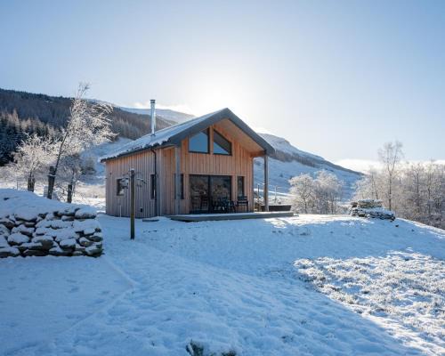 Glen Orchy Apartment | Inviting Cabins at Glenorchy Farm with Hot Tub & Pet-Friendly