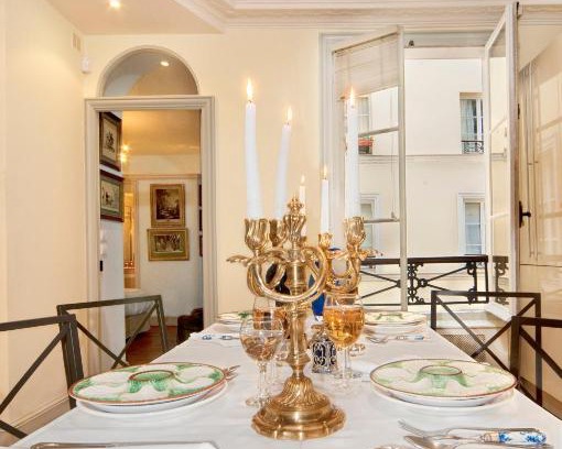 8th Arrondissement Apartment | Elegant Stay in Champs-Elysées with Champagne Welcome