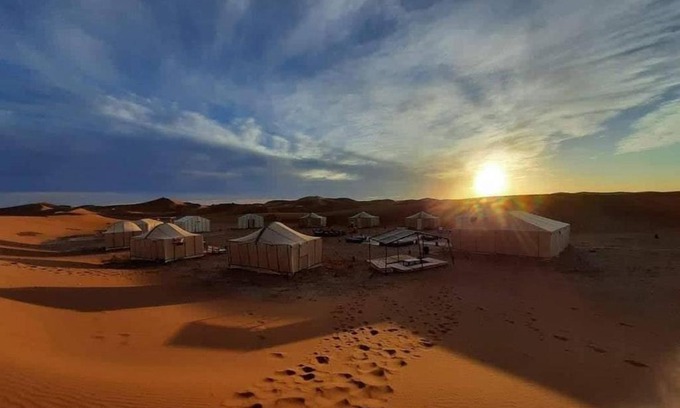 Beni Abbes Other | Pet-Friendly Luxury Camp with Breakfast & Family Amenities