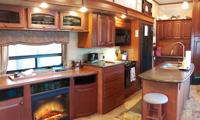 Reddick House | Unique Camping Experience on Horse Farm in Reddick