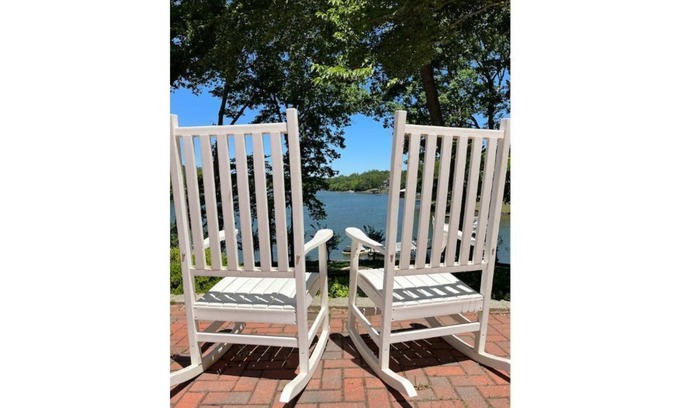 Fort Mill House | Guest Rated 10/10: Lakefront Carriage House Suite with Spa