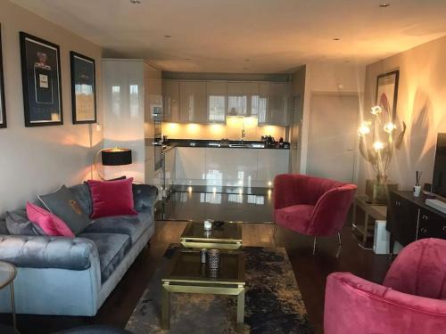 Royal Tunbridge Wells Apartment | Elegant Central Tunbridge Wells with Free Parking for All