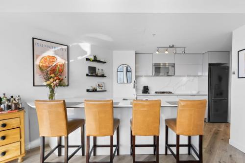 Gastown Apartment | Luxury Central Apartment with City Views