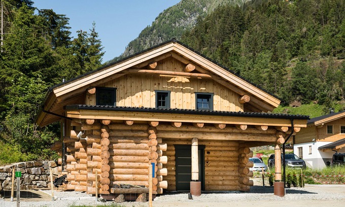 Hinterbichl House | Tranquil Chalet in Virgen Valley with Ocean Views & Spa