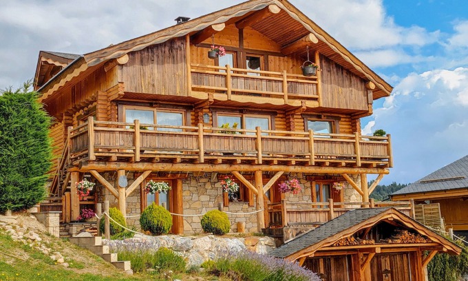 Font-Romeu-Odeillo-Via Ski Chalet | Elegant Chalet at VERY ESTELLES Font-Romeu with Spa & Pool