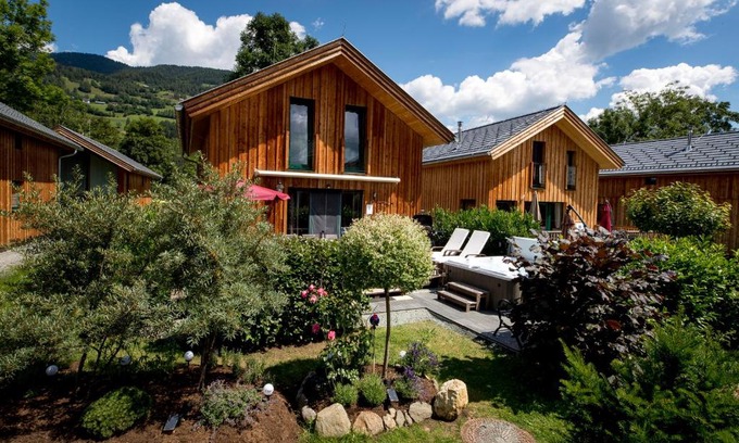 Sankt Georgen ob Murau Ski Chalet | Elegant Chalet Kreischberg 11a: Pet-Friendly & Oceanfront