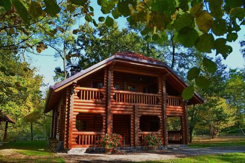 Moravske Toplice Ski Chalet | Inviting Chalet at Podlipje Estate - 4-Star Comfort Awaits