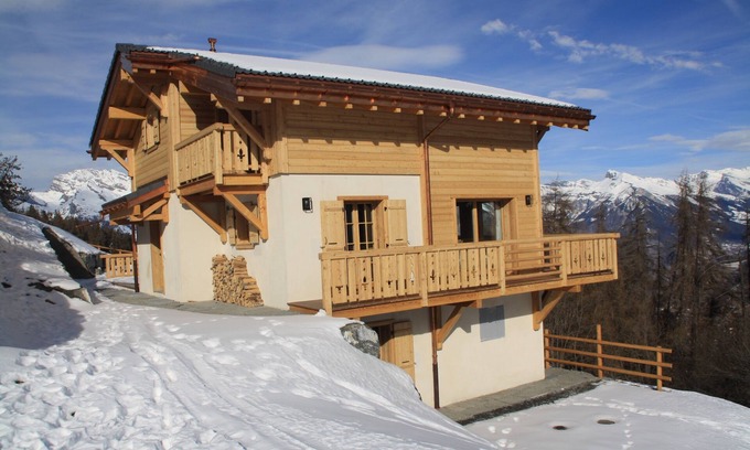 La Tzoumaz Ski Chalet | Inviting Chalet for 10 with Pool and Spa, Rated 9.8/10