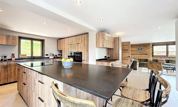 La Toussuire Ski Chalet | Luxury Chalet for 14 with Sauna and Pets Allowed