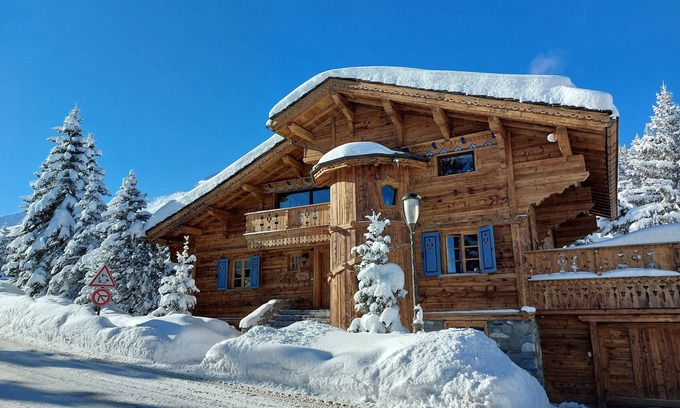 Courchevel Ski Chalet | Inviting Chalet Courchevel 1850 with Pool & Spa Amenities