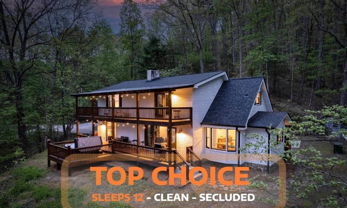 Mineral Bluff Ski Chalet | Inviting Chalet with Hot Tub, Game Room & Mountain Views