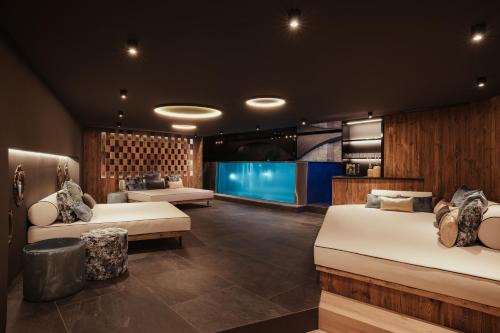Ortisei Ski Chalet | Elegant Oceanfront Chalet P with Private Pool & Spa