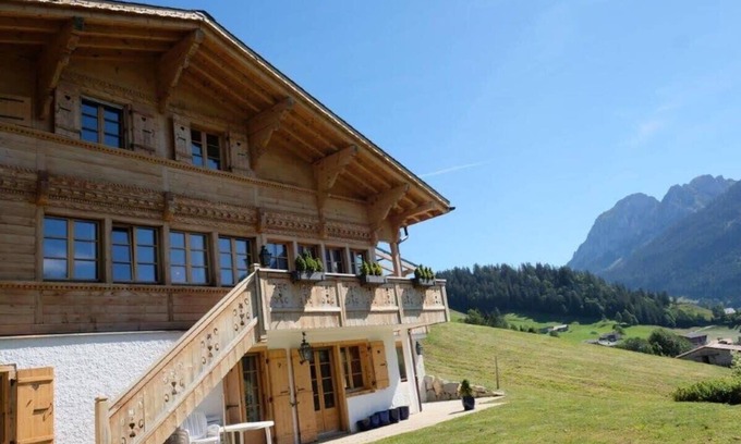 Chateau-d'Oex House | Elegant Chalet with Spa and Breathtaking Views