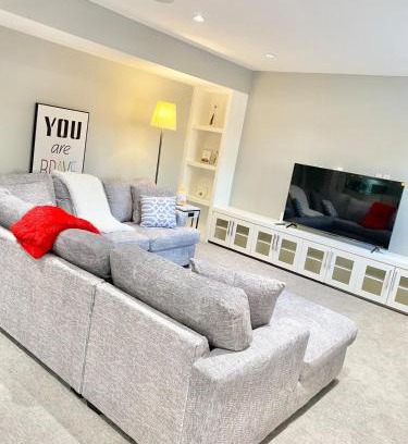 Chestermere Apartment | Luxury Chestermere Retreat