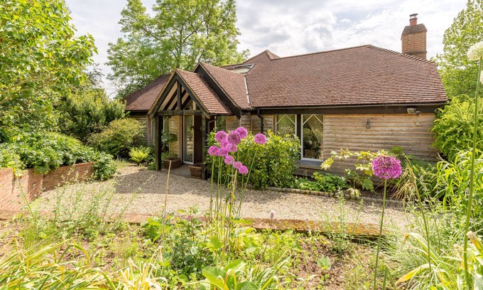 Chazey Heath House | Luxury Chilterns Hideaway, easy access to London