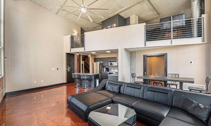 Golden Triangle Apartment | Modern City Loft with Stunning Mountain Views in Golden Triangle