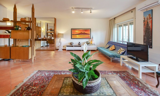 Naples City Centre Apartment | Guest Rated 10/10: CIUCIU in Historic Center with Garage