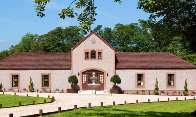 Larbert Villa | Elegant Coach House Mansion in the Heart of Scotland