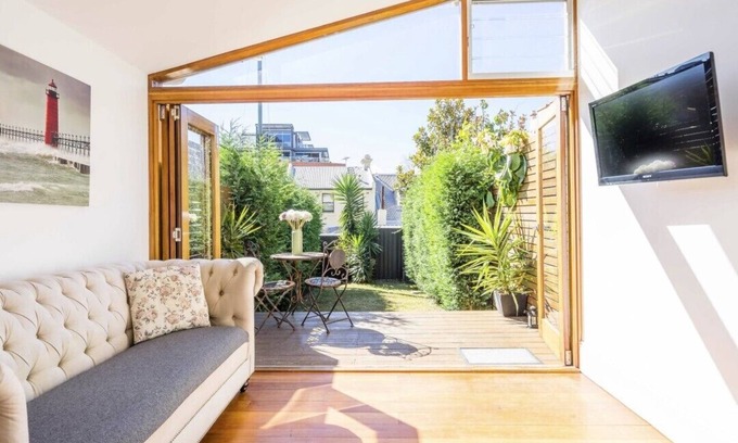 Millers Point House | Elegant Colonial Terrace House with Ocean Views and Pool