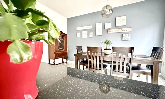 Stafford House | Discover Comfort Near Quantico and Downtown Fredericksburg