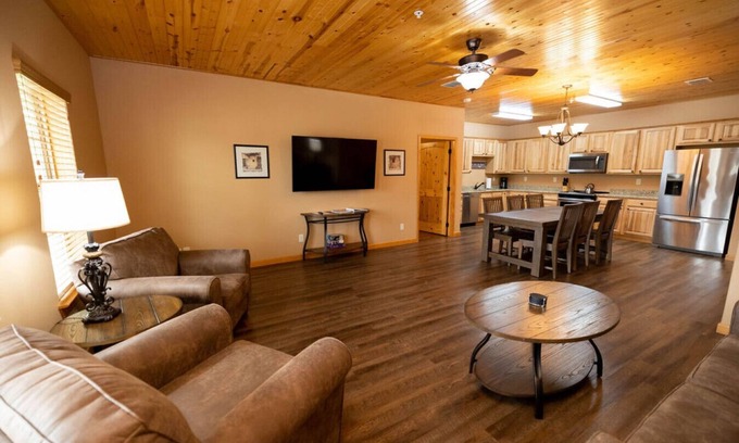 Gruene Condo | Top-Rated Condo Retreat in Gruene Resort - Family Friendly