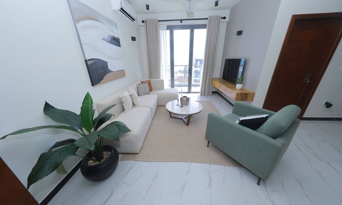Wellawatte Apartment | Elegant Condo in Colombo 6 - Perfect for Families!