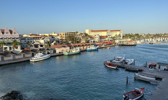 Oranjestad Condo | Guest Rated 10/10: Oceanfront Condo in Oranjestad
