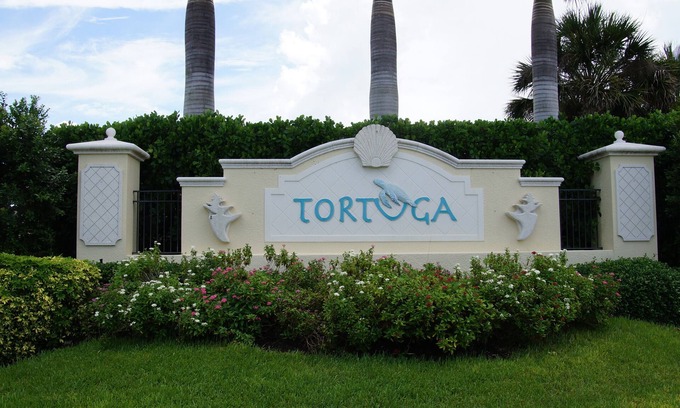 Biggar Condo | Top-Rated Condo Minutes from Beaches with Spa & Ocean View