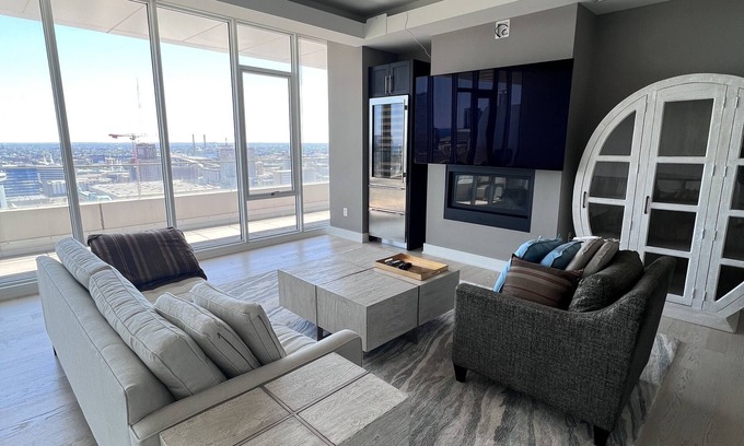 Westown Condo | Prime Condo with Breathtaking City Views in Deer District
