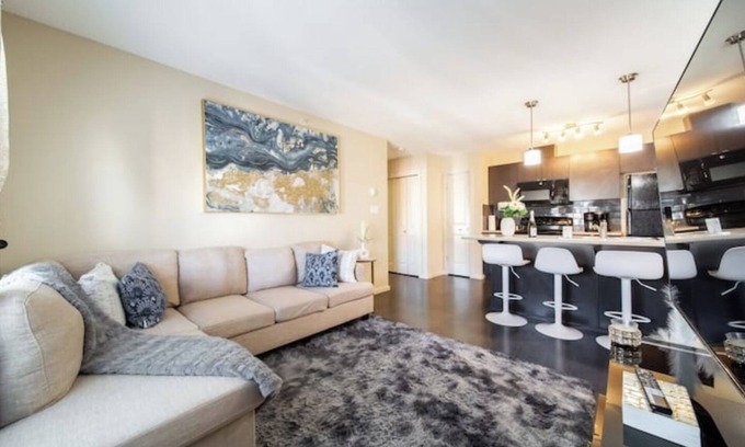 Southwest Edmonton Apartment | Luxury Condo with u/g Parking, 15 mins from WEM