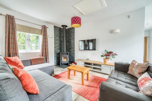 New Forest District House | Unforgettable Stay at Stable Cottage – Perfect for Families