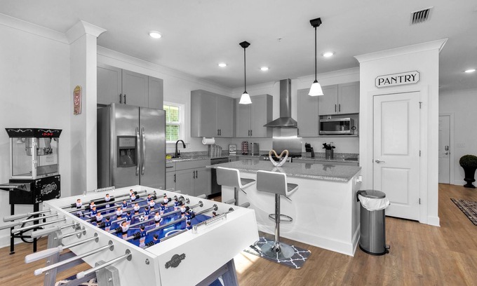 Mobile Cottage | Exceptional Oceanfront Cottage with Pool & Pet-Friendly Perks