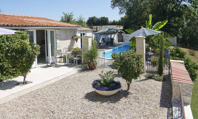 Saint-Severin Cottage | Romantic Gite with Private Pool Near Aubeterre Sur Dronne