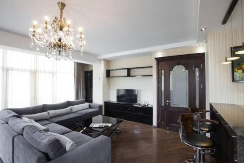 Tbilisi Apartment | Inviting Avlabar Top: 4-Star Apartment with Hot Tub