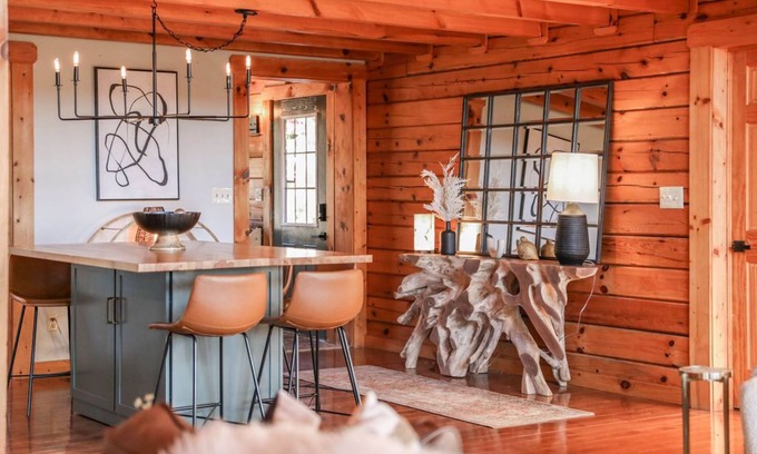 Faber House | Charming Lake View Cabin Near Wintergreen & Cville Attractions