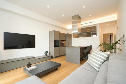 Milan Apartment | Modern Design House near DUOMO-NAVIGLI - Rated 10/10