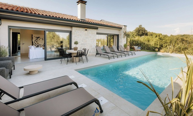 Tar-Vabriga Villa | Inviting Villa in Tar with Pool and Oceanfront Views