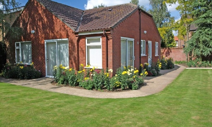Horncastle House | Guest Rated 10/10: Detached Bungalow in Lincolnshire Wolds