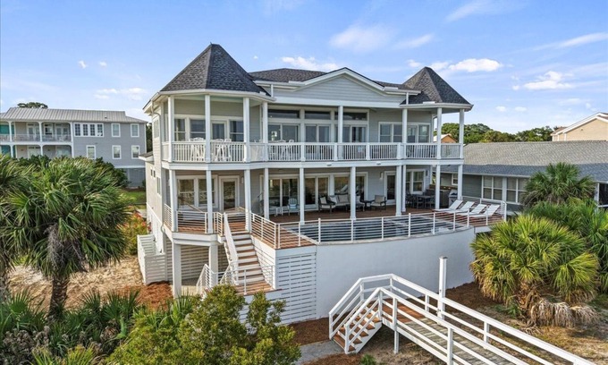 Saint Helena Island House | Oceanfront Escape with Free Golf Cart & 9.8/10 Rating