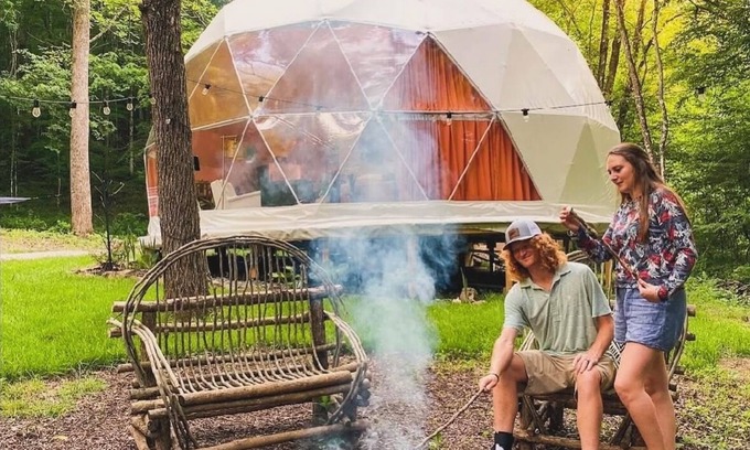 Madisonville House | Eco-Friendly Dome Mountain Retreat with Spa & Hot Tub