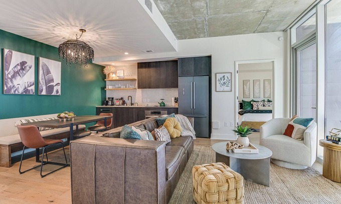 Rainey Street Historic District Condo | Luxury Downtown Austin condo with Rooftop Pool, Private Balcony with Lake View