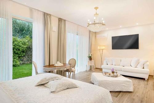 La Spezia House | Enchanting Oceanfront Retreat at Luxury Dreams Hotel
