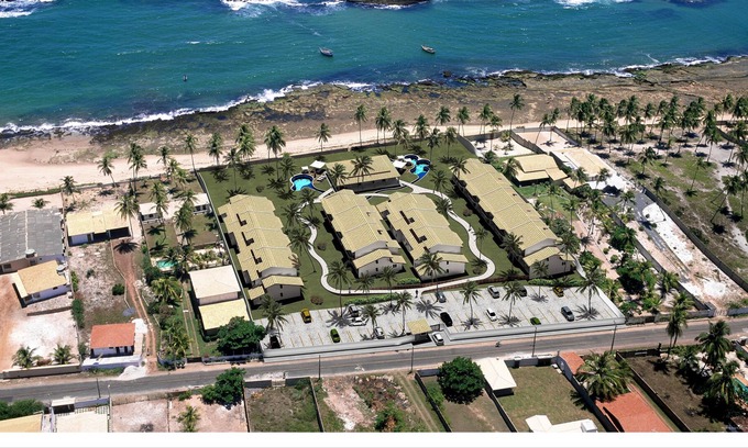Arembepe Apartment | Luxury duplex apartment with swimming pool and WIFI seafront