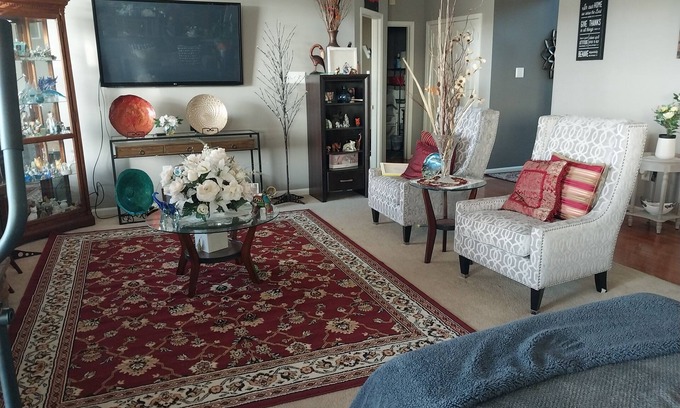 Westminster House | Luxury Escape– 4BR, 3.5BA Executive Home with Gym, Sauna, Office & Entertainment